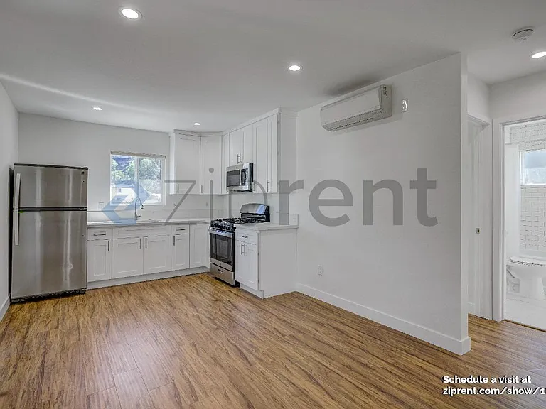 1917 Hyperion Ave — Photo 2