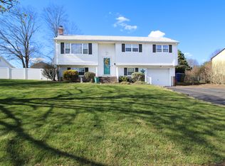 26 Jonathan Ln, East Hartford, CT 06118