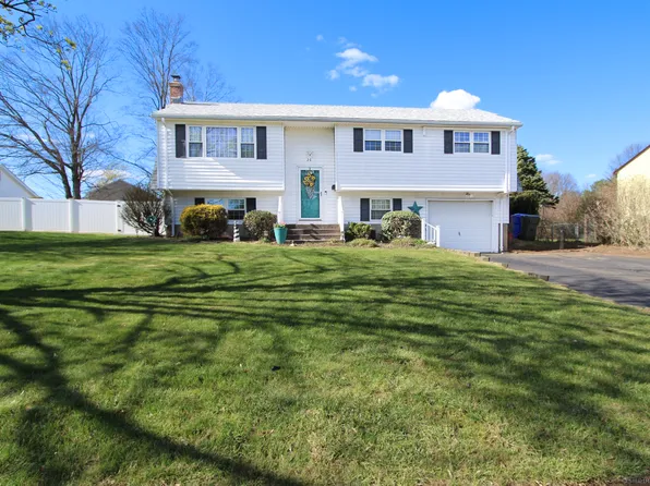 26 Jonathan Lane, East Hartford, CT 06118