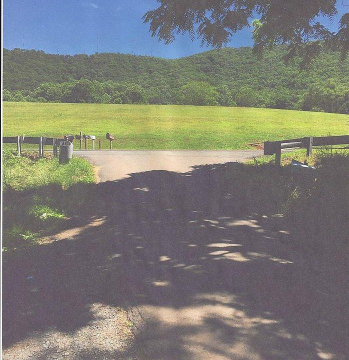 1st image of 192 Galaxie Farm Ln