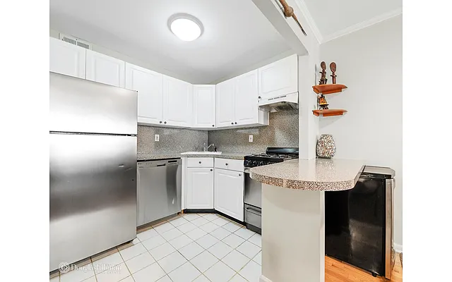 Sold by Douglas Elliman | media 4