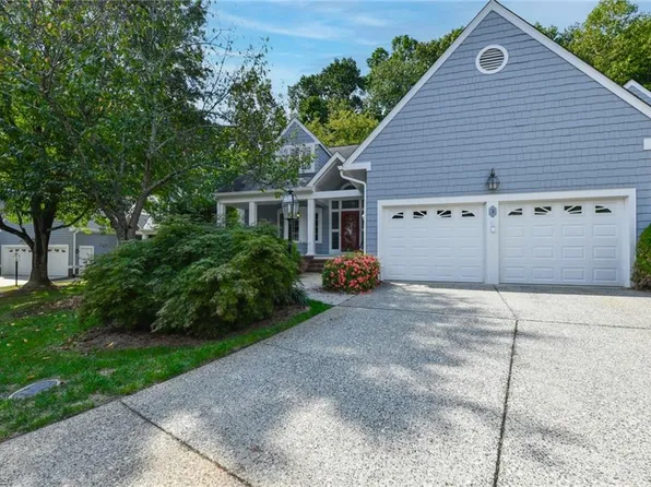 5 Barrington Dr, Greensboro, NC 27408