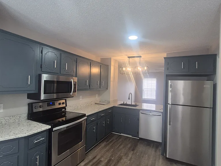 202 Tree Line Dr — Photo 5