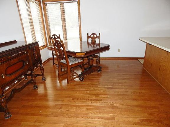 3rd image of 526 Triton Ave #00