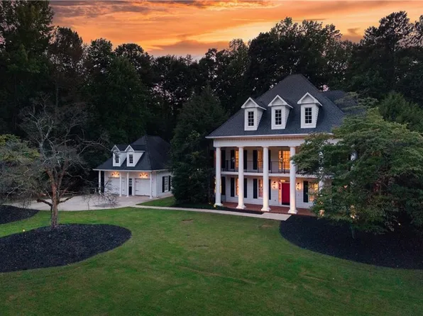 1813 Wynthrop Manor Dr SW, Marietta, GA 30064