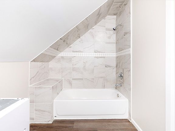 3rd image of 2246 S Albany Ave #4F