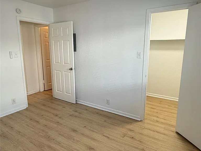 2401 Manor Rd #126 — Photo 10