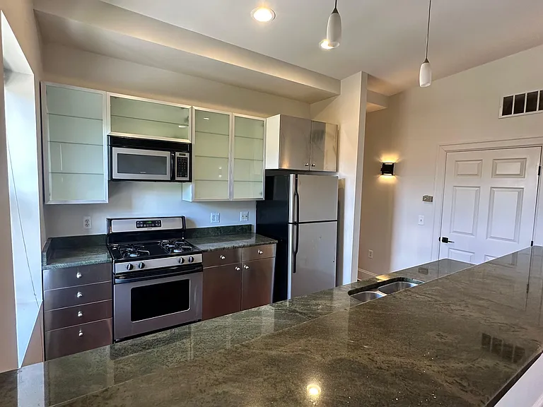 3984 Commonwealth St — Photo 19