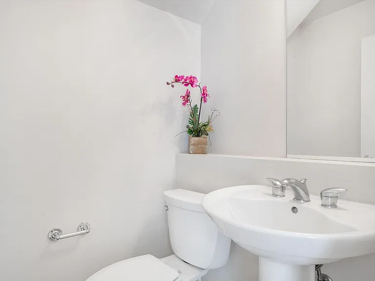 3936 Silver Ave SE — Photo 17