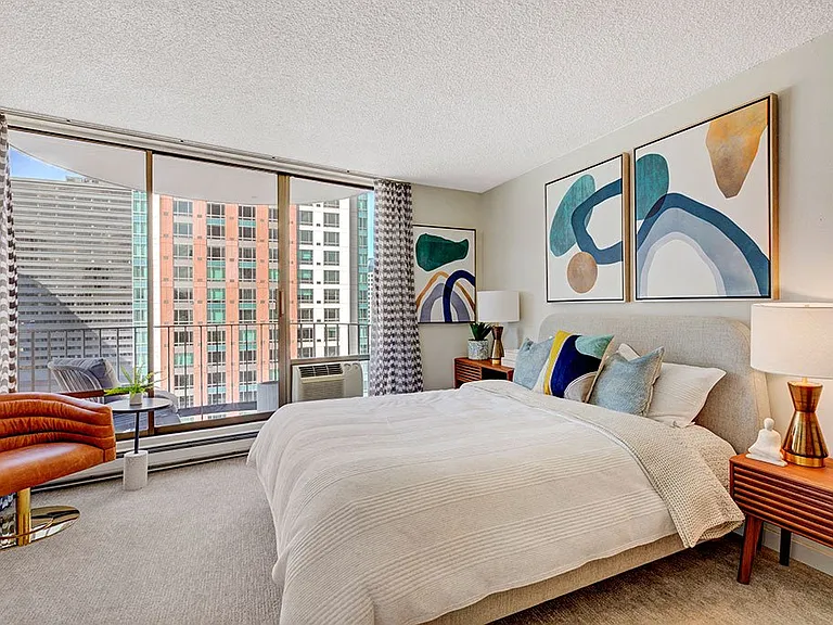 Tower 801 — Photo 10