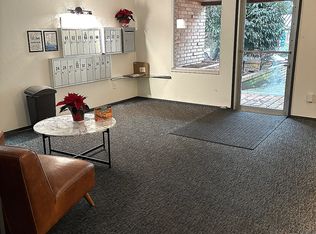 5220 California Ave SW APT 3, Seattle, WA 98136