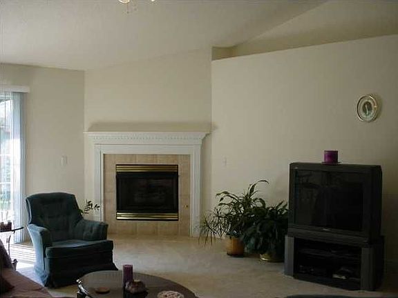 2nd image of 7965 Amethyst Dr