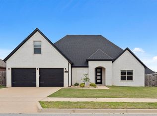 1711 Sunrise Cir, Centerton, AR 72719
