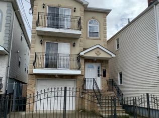 330 High St, Elizabeth, NJ 07201