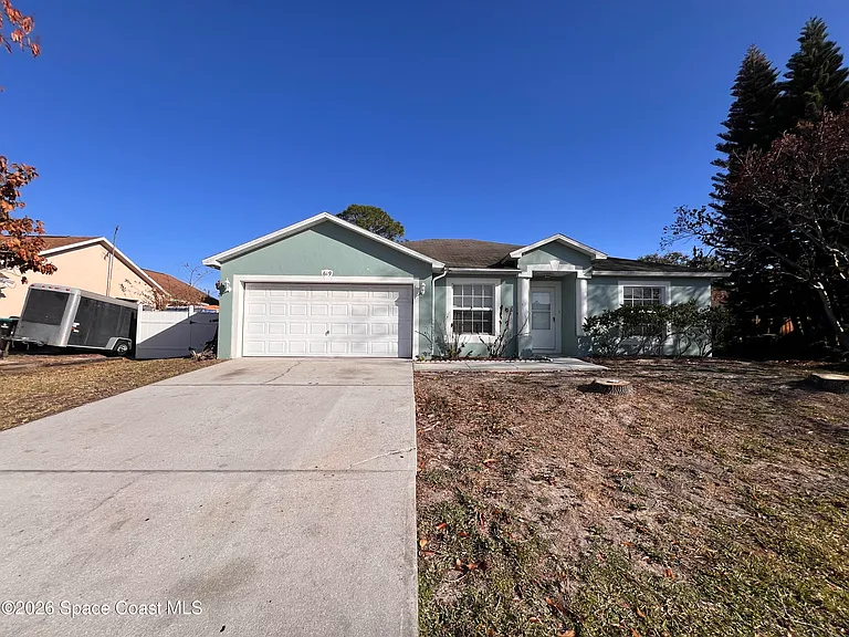 619 Pampas St NW — Photo 1