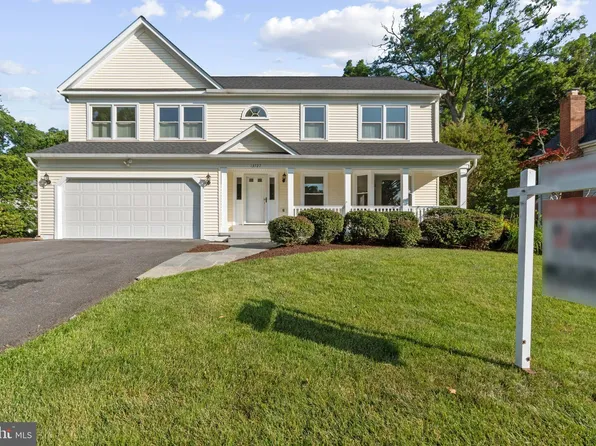 13727 Springstone Dr, Clifton, VA 20124