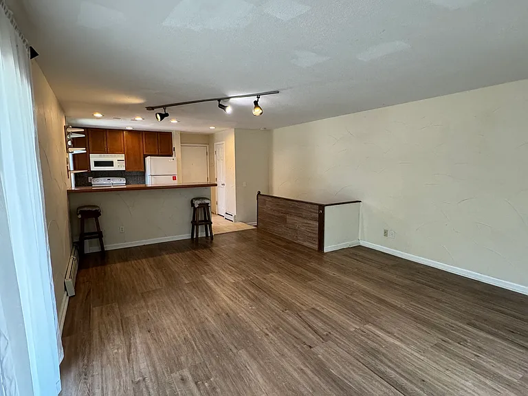 1065 University Ave #101 — Photo 1