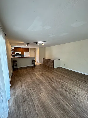 1065 University Ave Photo 1