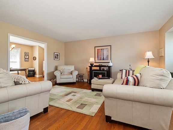 3rd image of 46054 Britton Ave