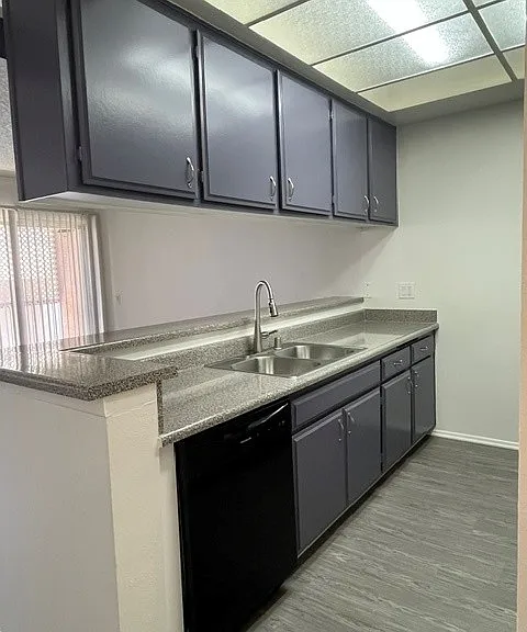 BAIRD APARTMENTS — Photo 13
