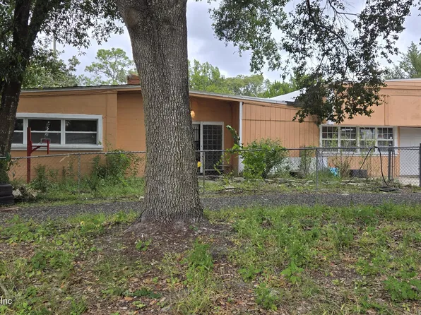 202 AZALEA Circle, Palatka, FL 32177