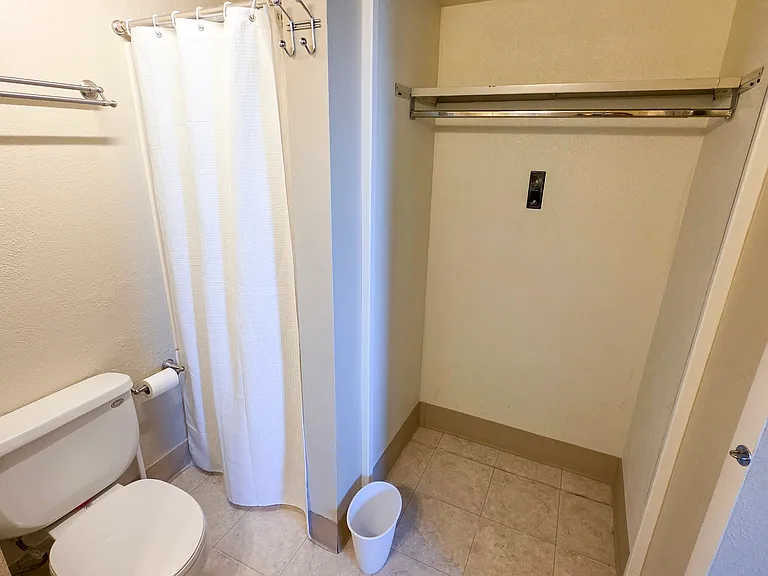 2300 Lodge Pole Cir #304-C — Photo 14