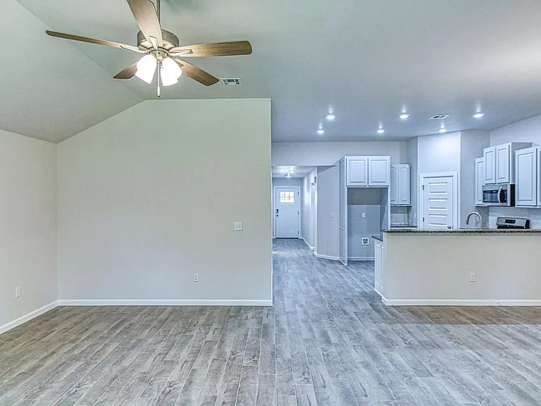 1006 Varenna Ln — Photo 15