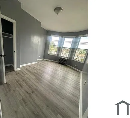 215 Edwards Pl — Photo 4
