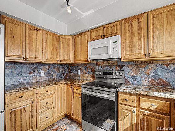 5th image of 14864 E Warren Avenue