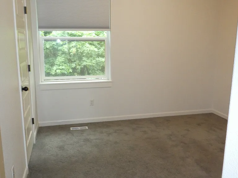 215 S Church St #13 — Photo 11