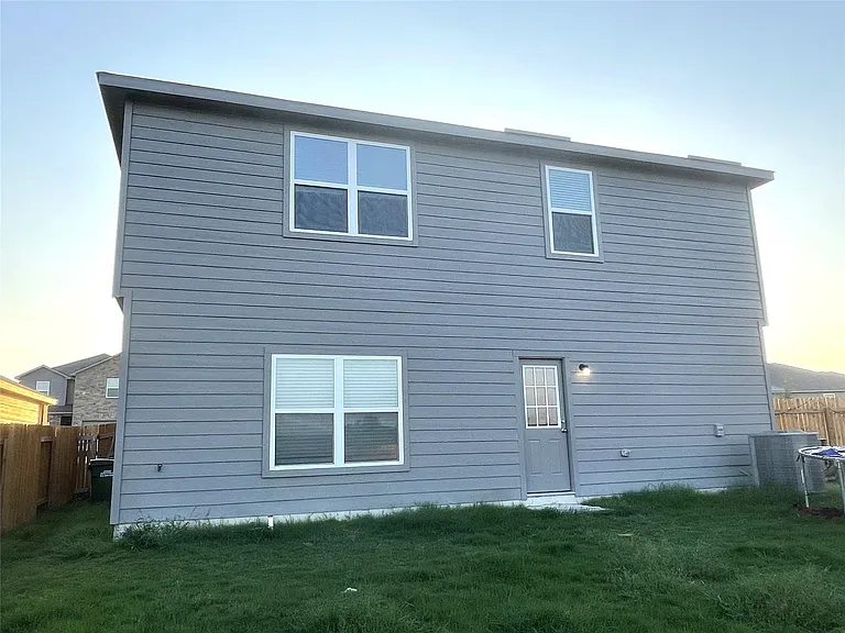 1001 Riverdale Cv — Photo 14