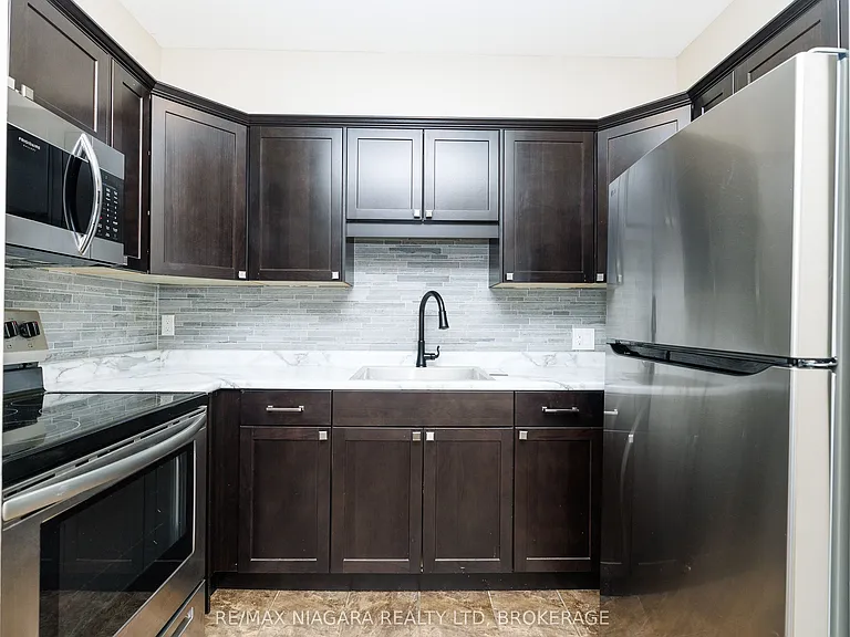 2 Lewis St #12 — Photo 10