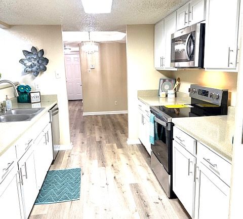 4th image of 4312 Hulen Cir E