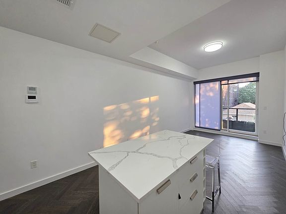 4th image of 1418 W 4th St APT 3A