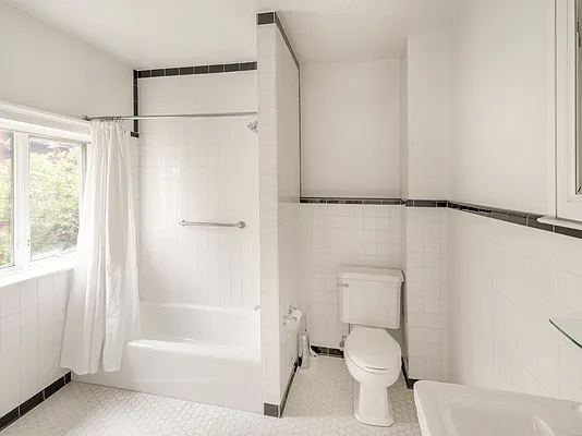 Rented by Christie's International Real Estate Group, LLC | media 13