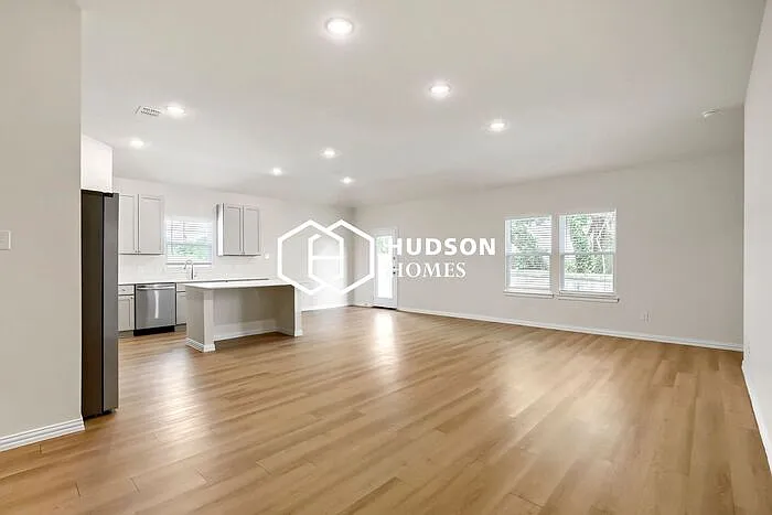 4 bed, 2.0 bath, 1763 sqft, $1,675 — Photo 3