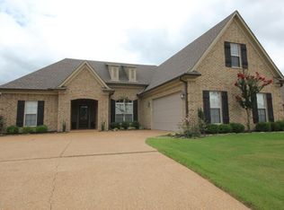 1792 Linden Dr, Nesbit, MS 38651