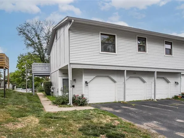 6038 E 127th St, Grandview, MO 64030