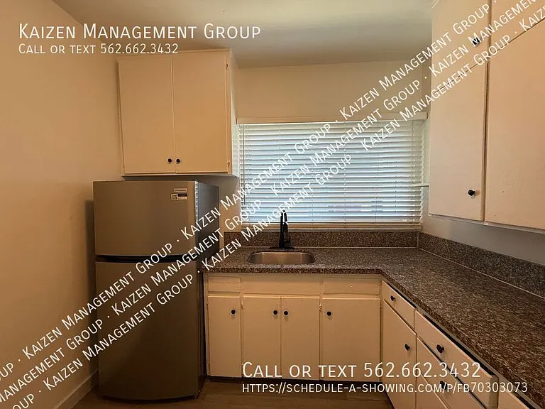 1634 Pine Ave #F — Photo 8