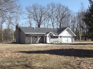 10038 Ski Hill Rd, Grayling, MI 49738