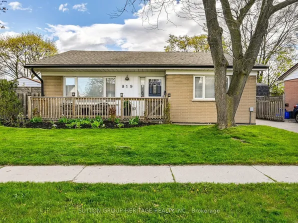 919 Bayview Ave, Whitby, ON L1N 1E2