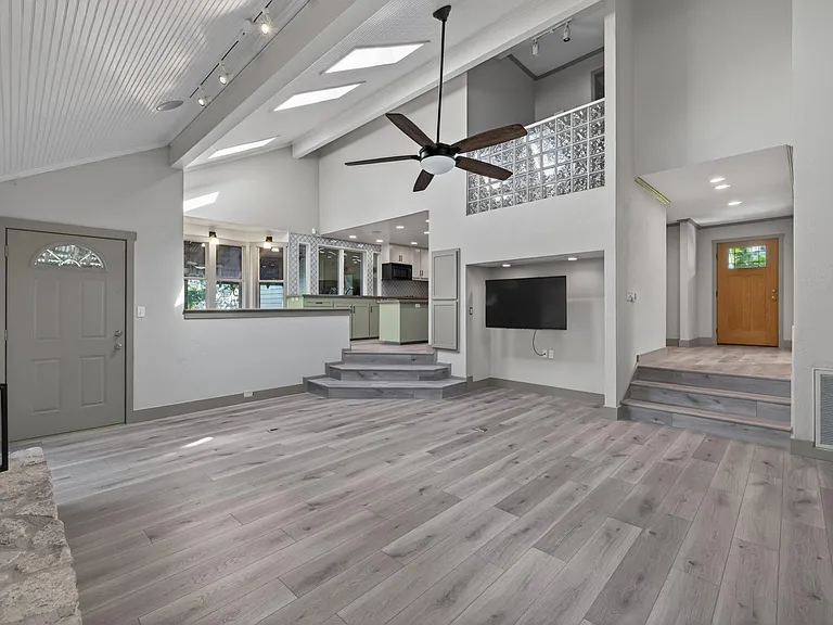 4301 Hyridge Dr — Photo 6