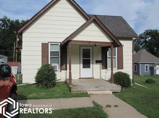 316 S Main St, Chariton, IA 50049