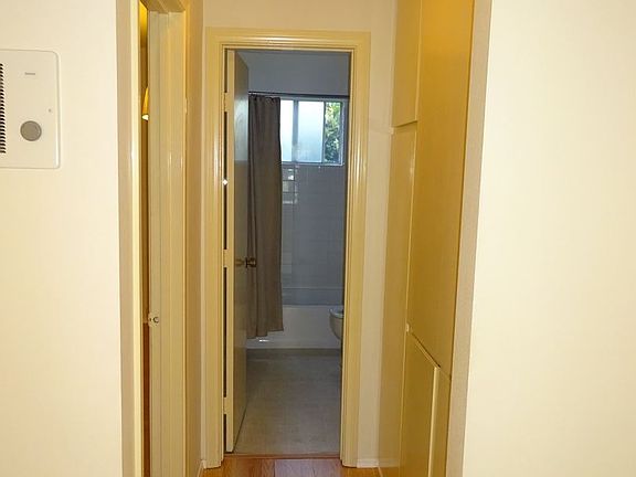 4th image of 4750 Noyes St APT 117