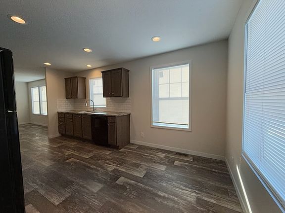 5th image of 38000 Le Chateau Blvd #583
