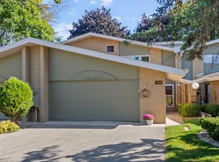 1245 S Nicolet Cir, Appleton, WI 54914