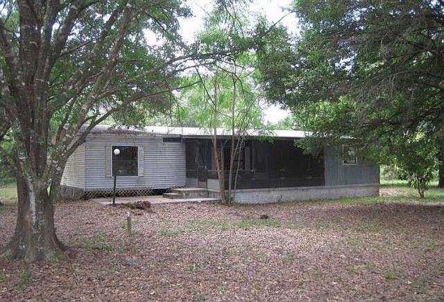 1st image of 300 River Dr