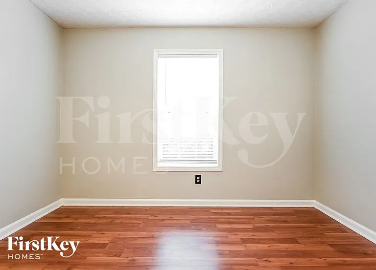 80 Pebble Ln — Photo 12