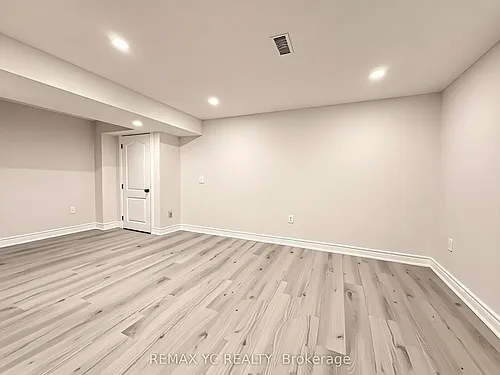 402 Handley Cres #BASEMENT Photo 1