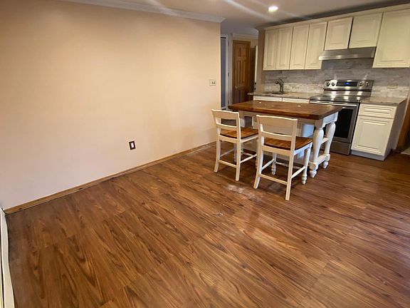 5th image of 30 Beach St #1